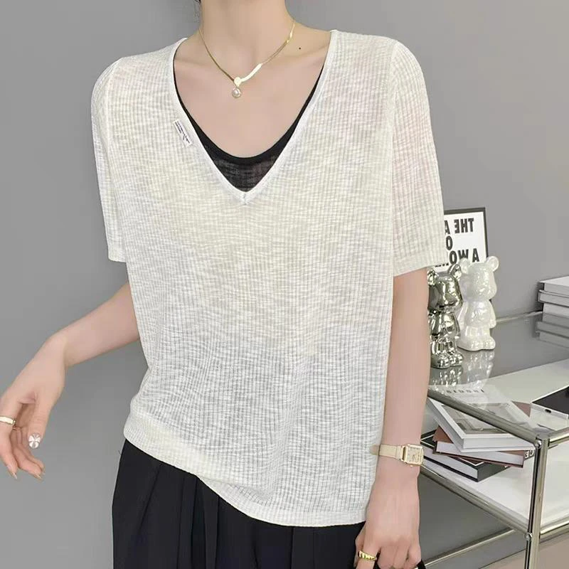 V领假两件拼接冰丝短袖T恤女夏季大码胖mm韩版宽松显瘦洋气上衣服