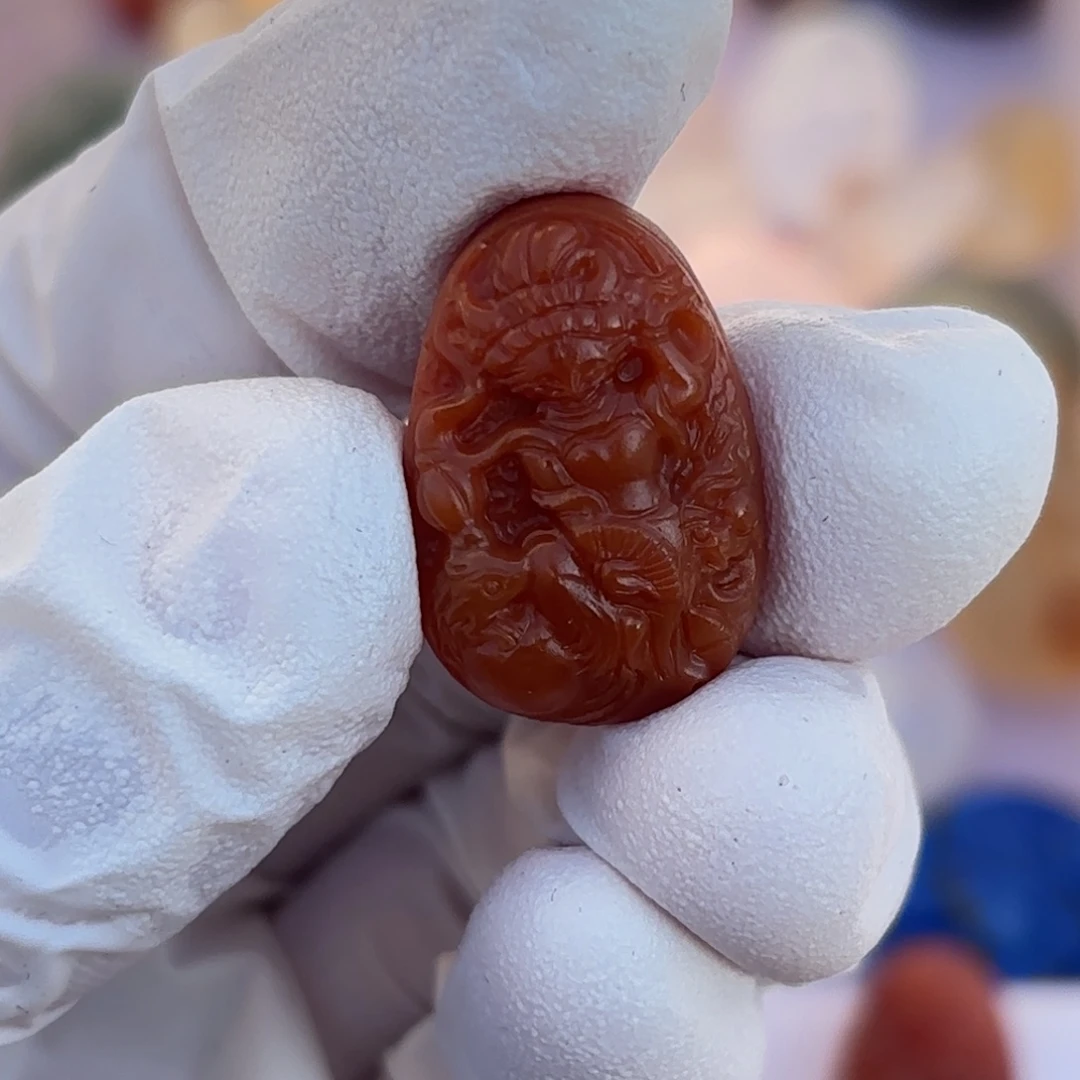 玄***.未镶嵌水晶颈饰随机发