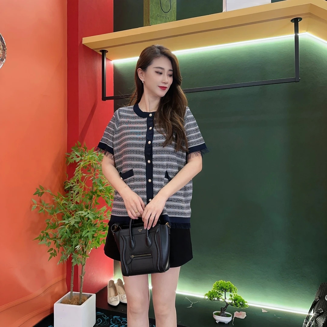 414 多金大码气质减龄上衣春夏季女装设计女