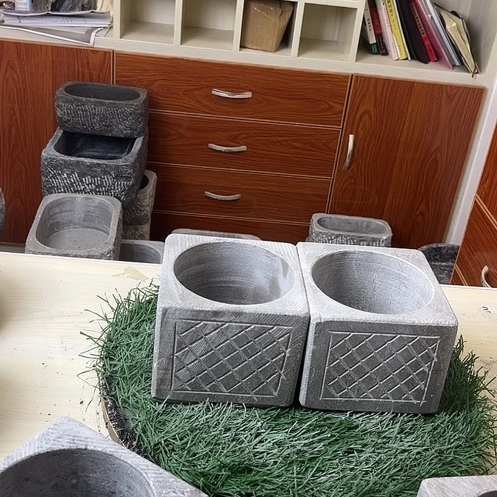 贵州灰姑娘食材和贵州青石打造而成