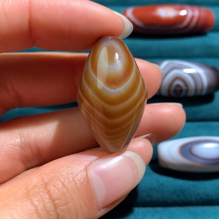 未镶嵌玛瑙/玉髓珠宝奇石