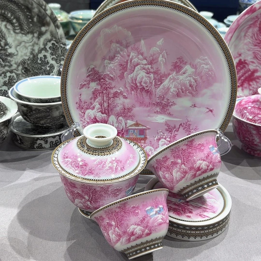 瓷片景德镇瓷器精品陈列