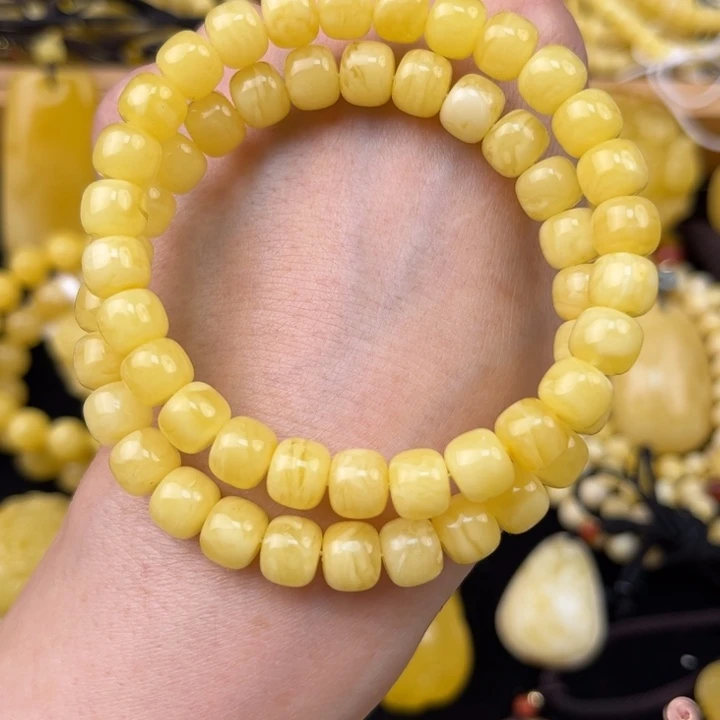 琥珀未镶嵌颈饰琥珀，多样性发其一