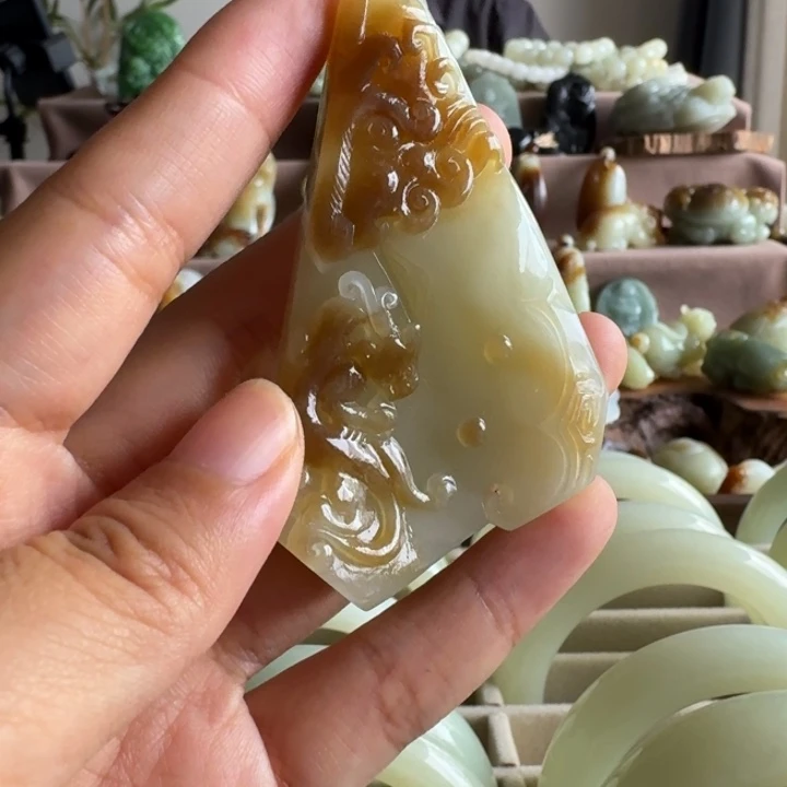 和田玉(糖玉)未镶嵌挂件
