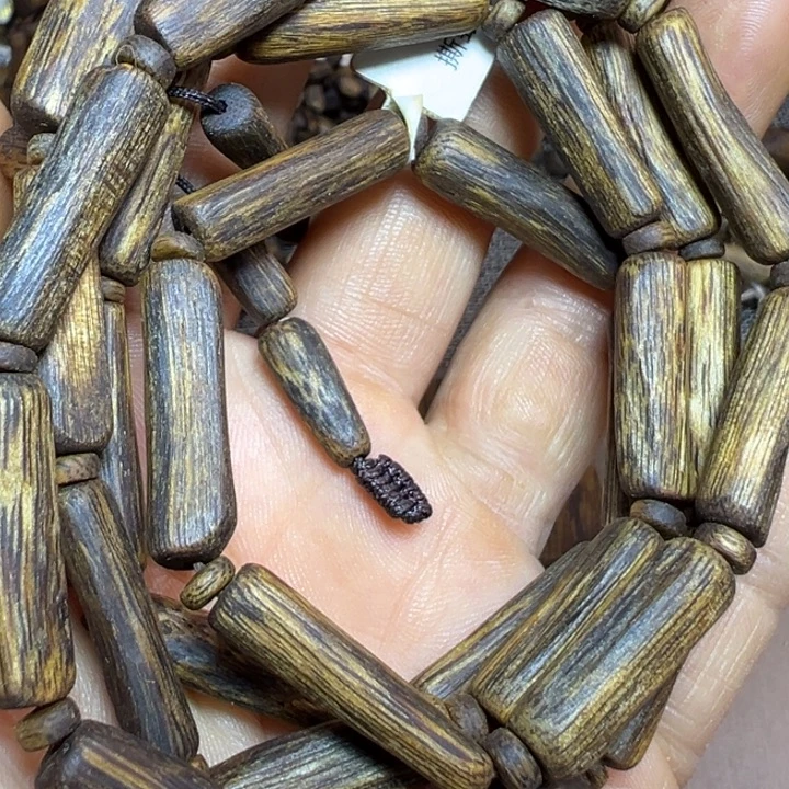 沉香沉香碎屑沉浮0.6随形多21.5克