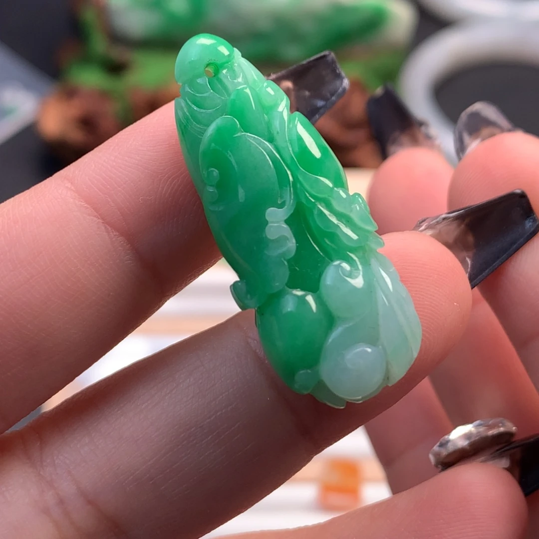 翡翠未镶嵌颈饰翡翠