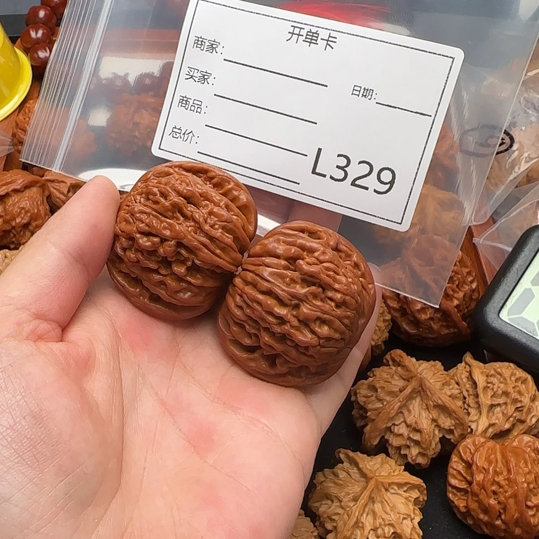 龘***龘桃核把件44四座楼
