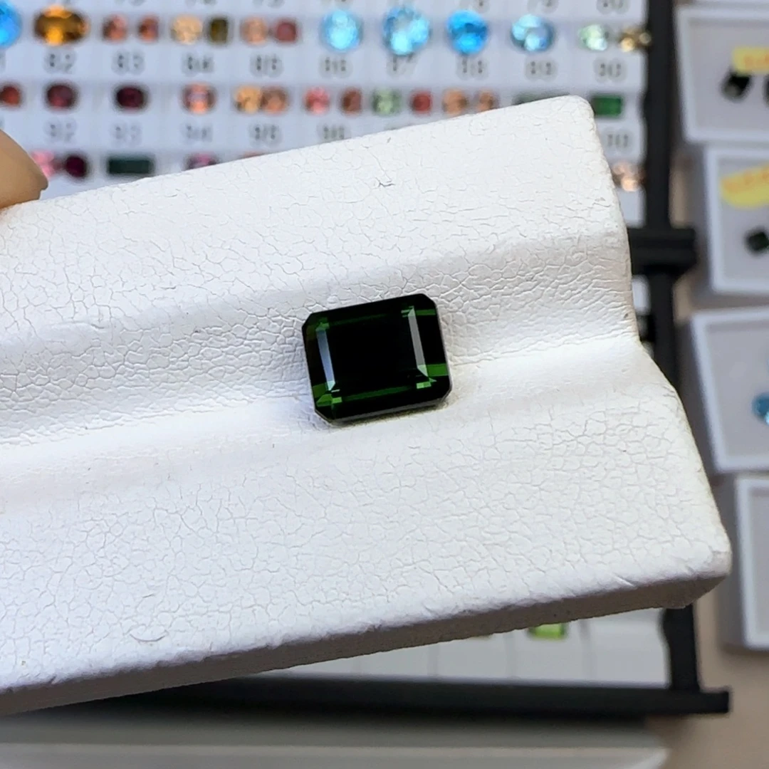 未镶嵌珠宝半成品碧玺天然 2.44克拉