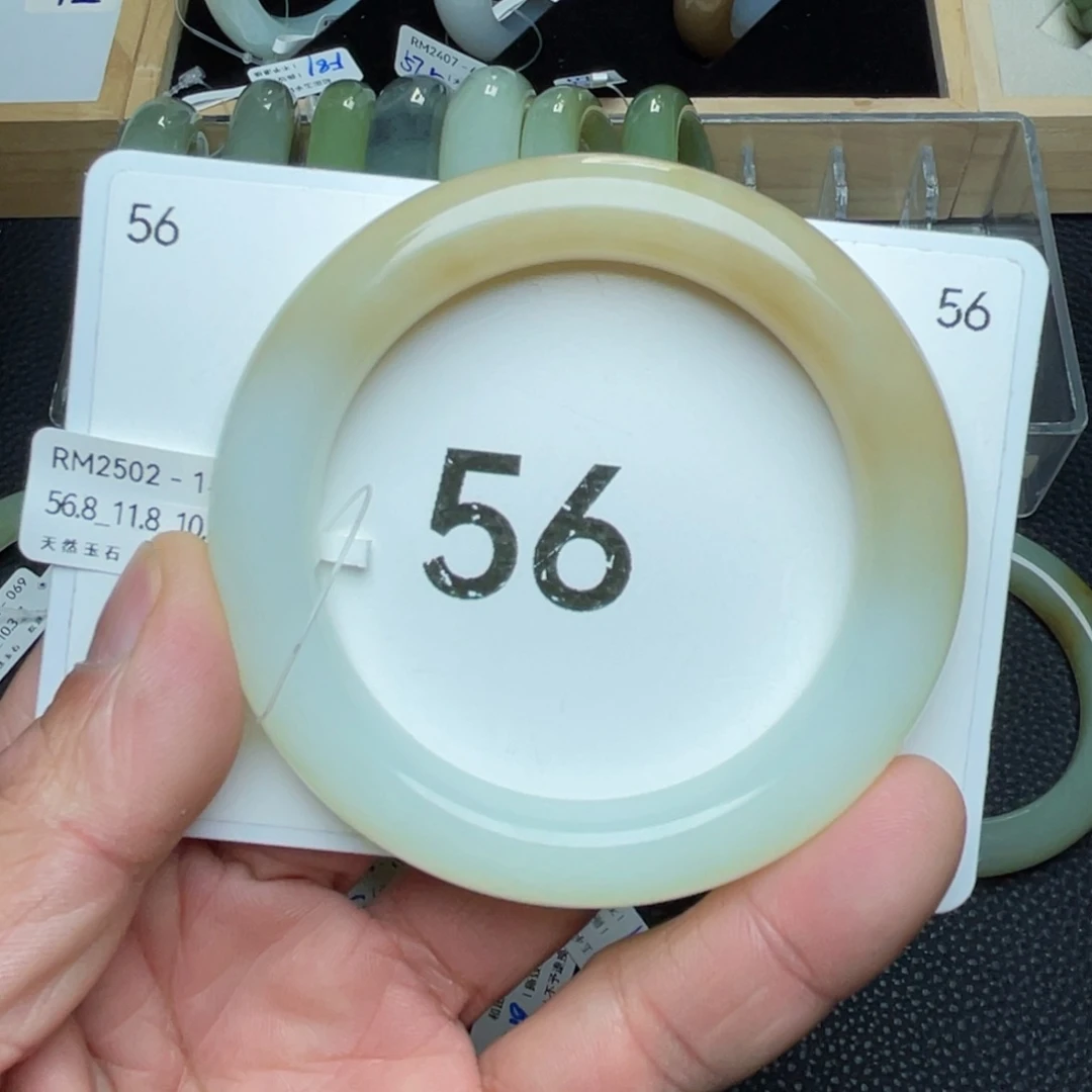 和田玉手镯未镶嵌我**我