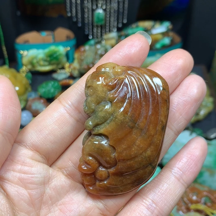翡翠未镶嵌颈饰红翡