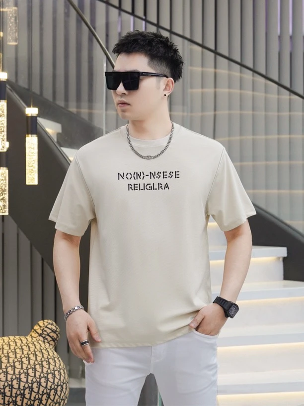 2025夏季时尚圆领微阔T恤。