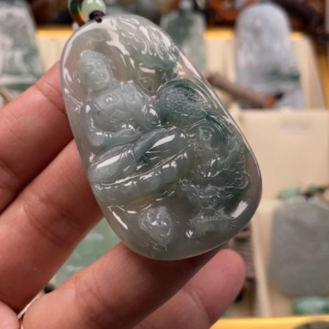 颈饰未镶嵌翡翠玉