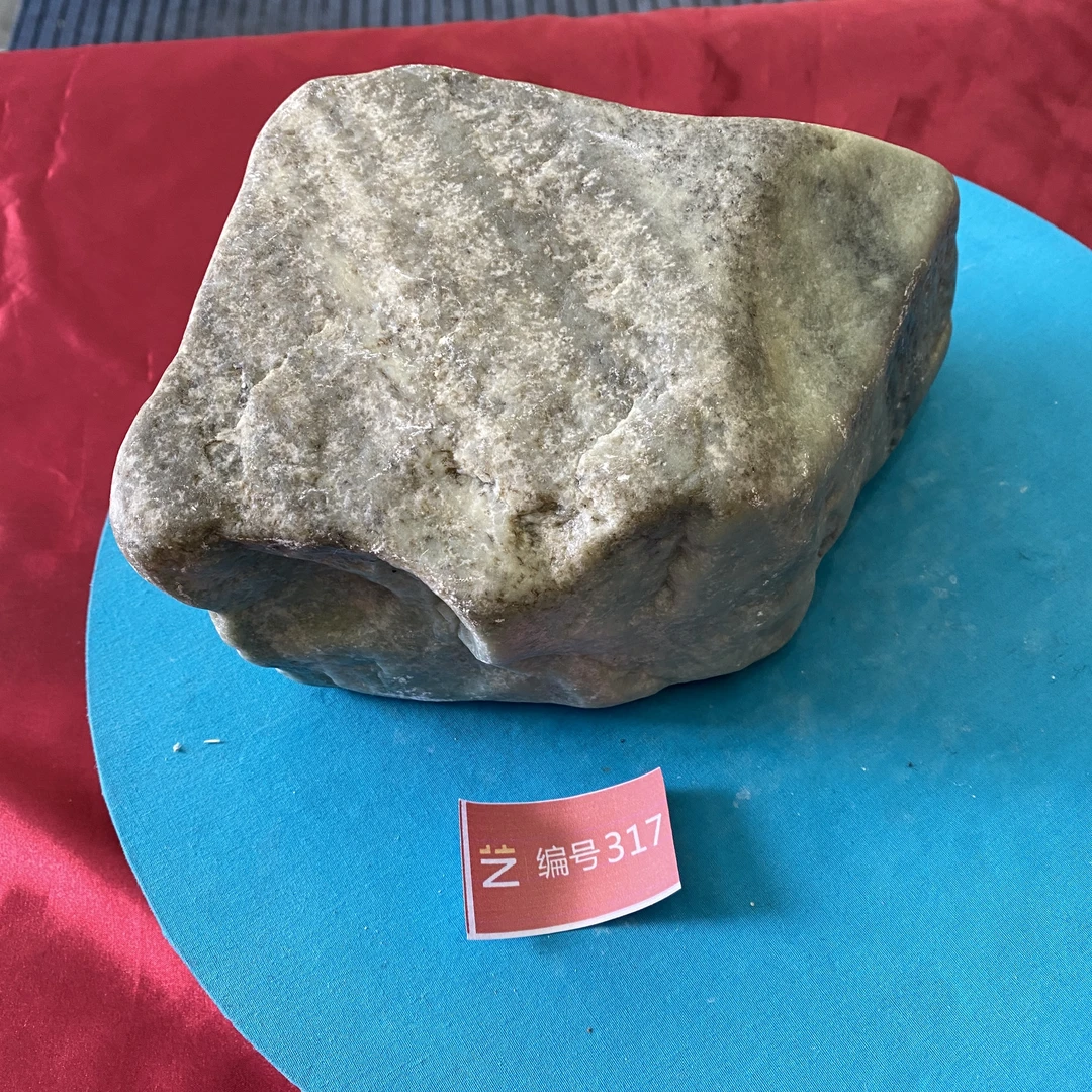 现货新疆玉料原石发一件编号317