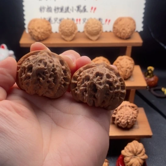 文玩核桃吊坠宫灯
