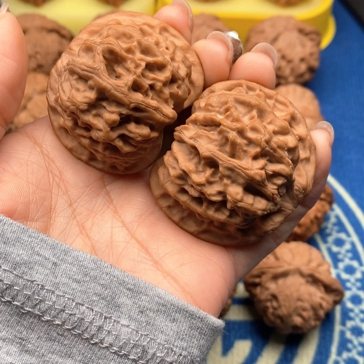 桃核吊坠天地4.6核桃