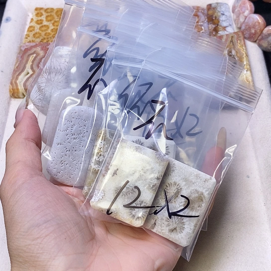 查罗石合金颈饰不*