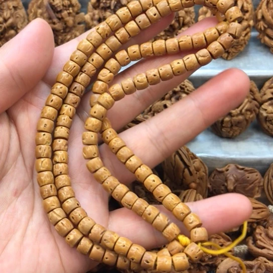 桃核吊坠桃核雕刻材质