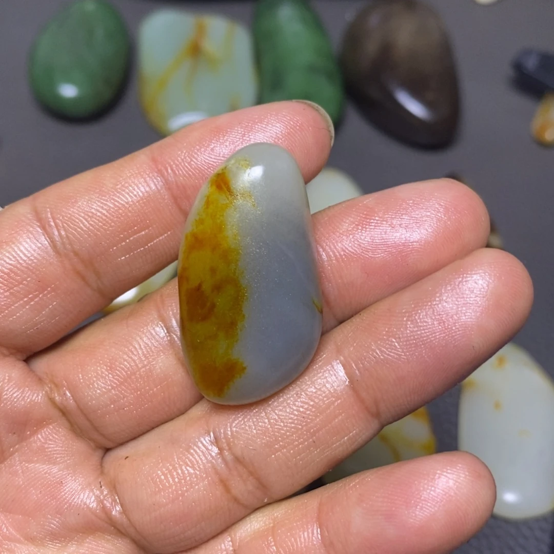 和田玉（糖玉）未镶嵌挂件