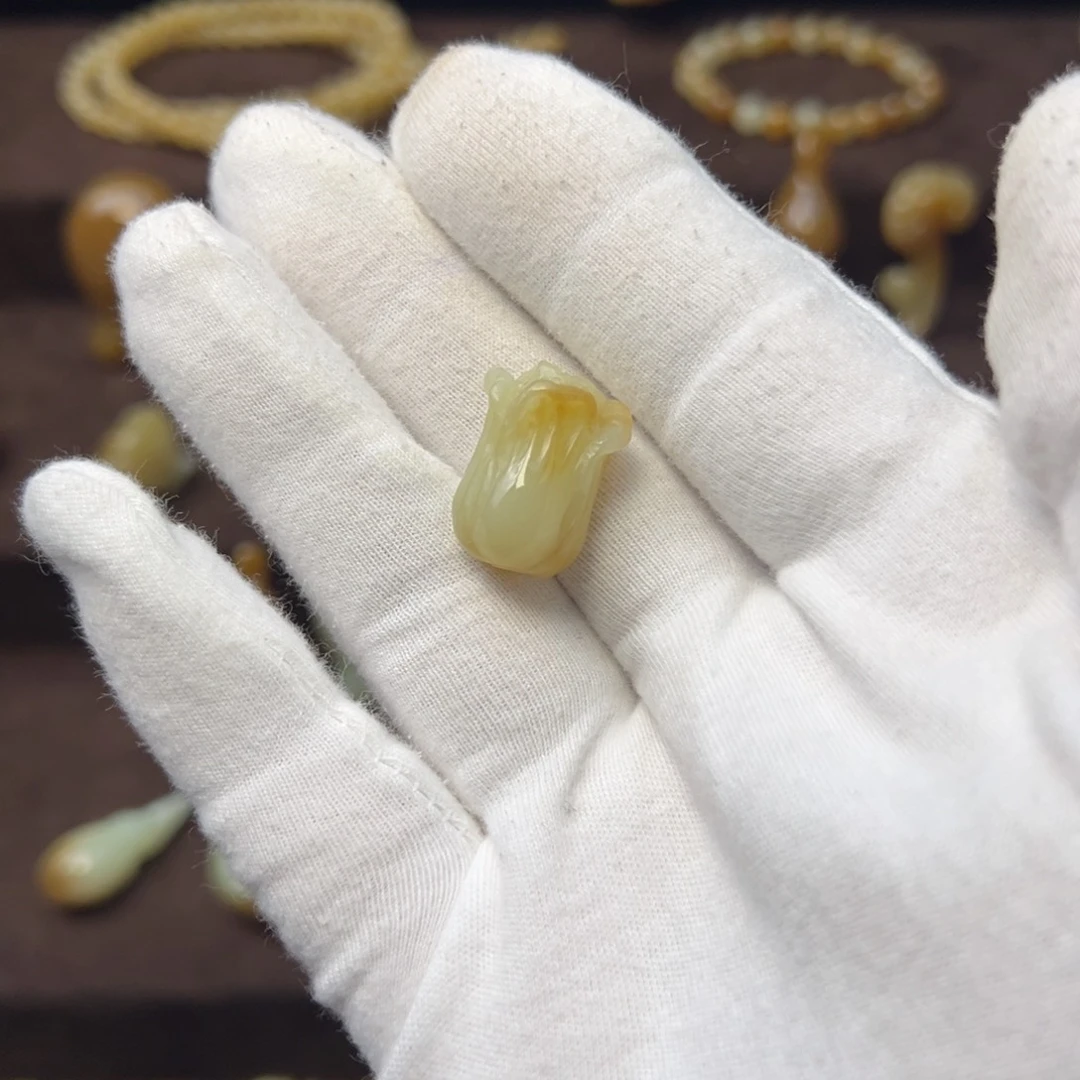 和田玉（糖玉）未镶嵌颈饰