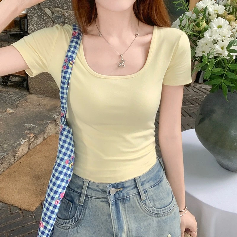 新款温柔奶黄色正肩大U领短款T恤女夏季慵懒时髦小众内搭上衣女潮