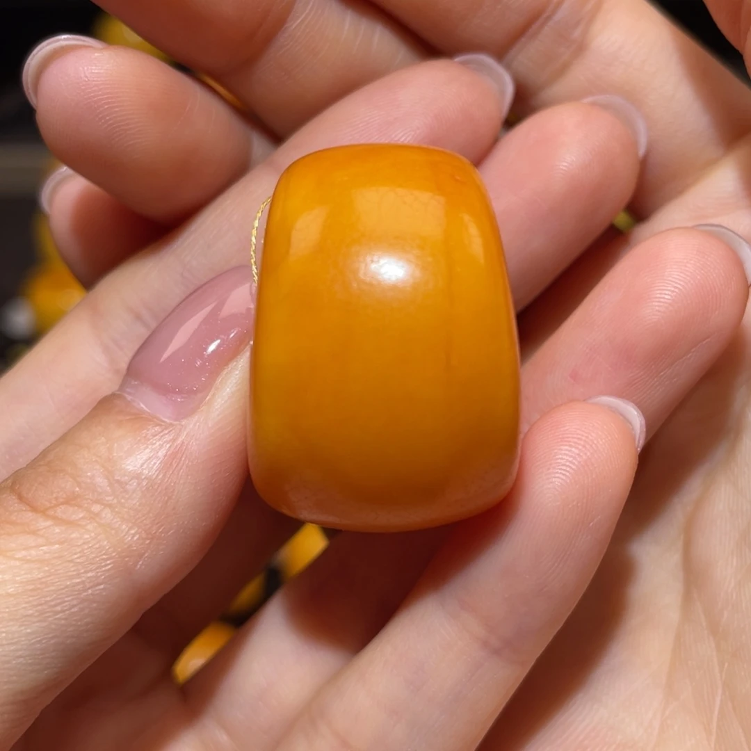 【闪购商品】琥珀裸石未镶嵌马蹄