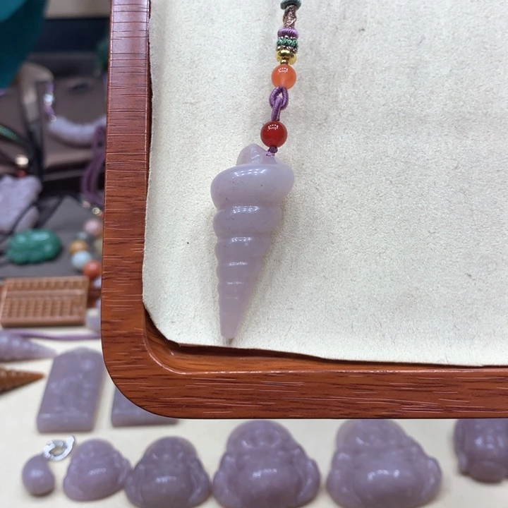 石英质玉颈饰未镶嵌