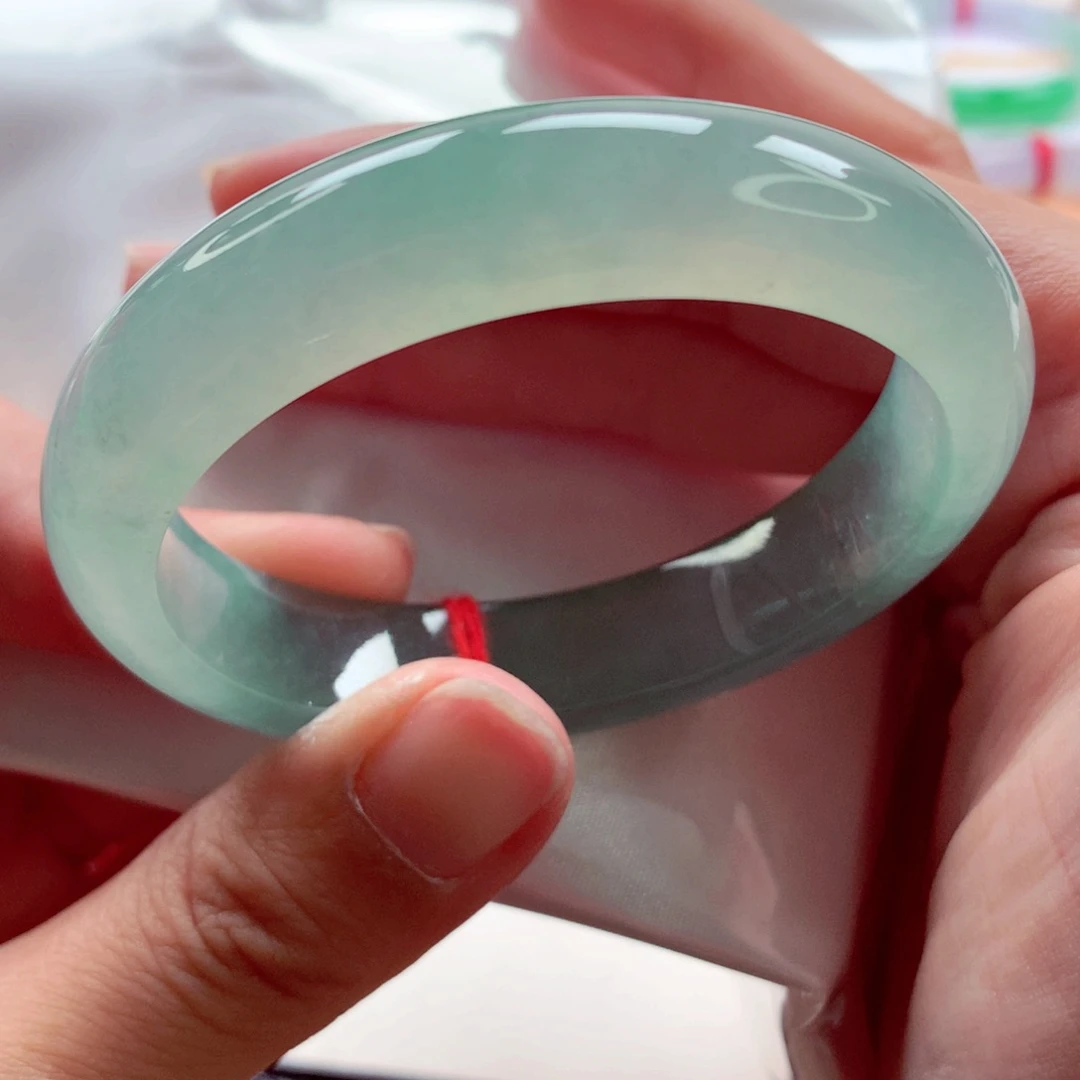 翡翠未镶嵌手镯（贵妃镯）师妹54贵妃大万品质冰绿（26号）