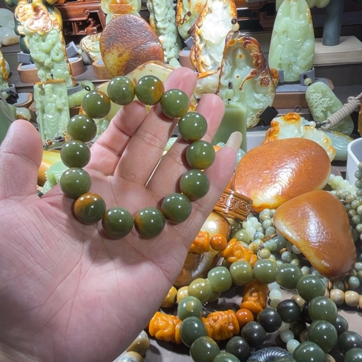 ༺***༻透闪石质玉未镶嵌珠宝奇石
