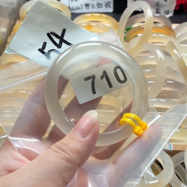 玛瑙/玉髓未镶嵌手镯