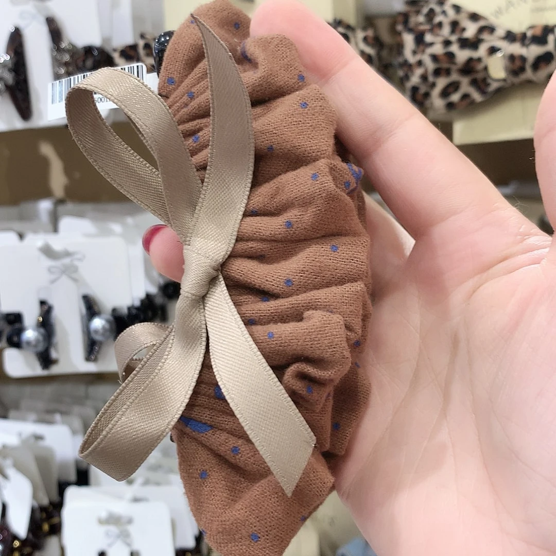 布艺非金属咖色香蕉夹
