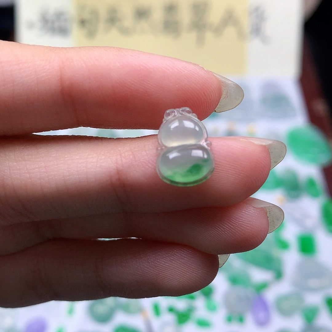 翡翠裸石缅甸天然A货翡翠冰种葫芦贝