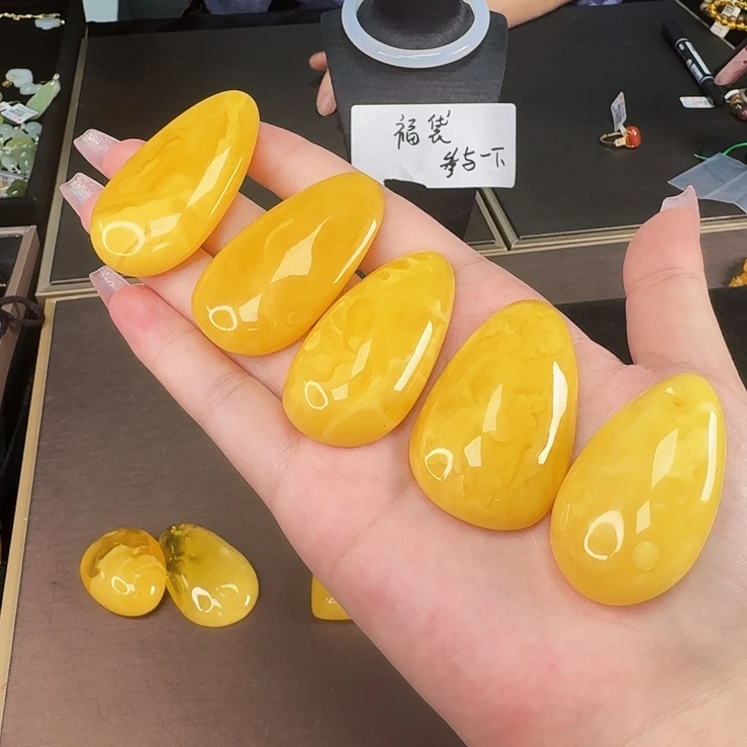 未镶嵌颈饰蜜蜡蜜蜡吊坠多样性发货发其一