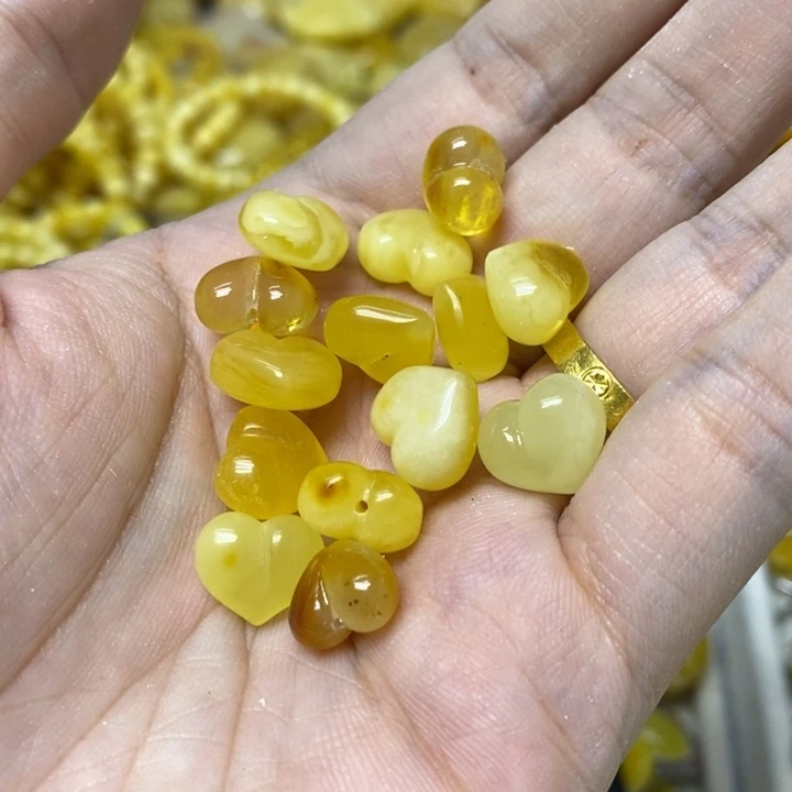 蜜蜡未镶嵌裸石多样性发货其二