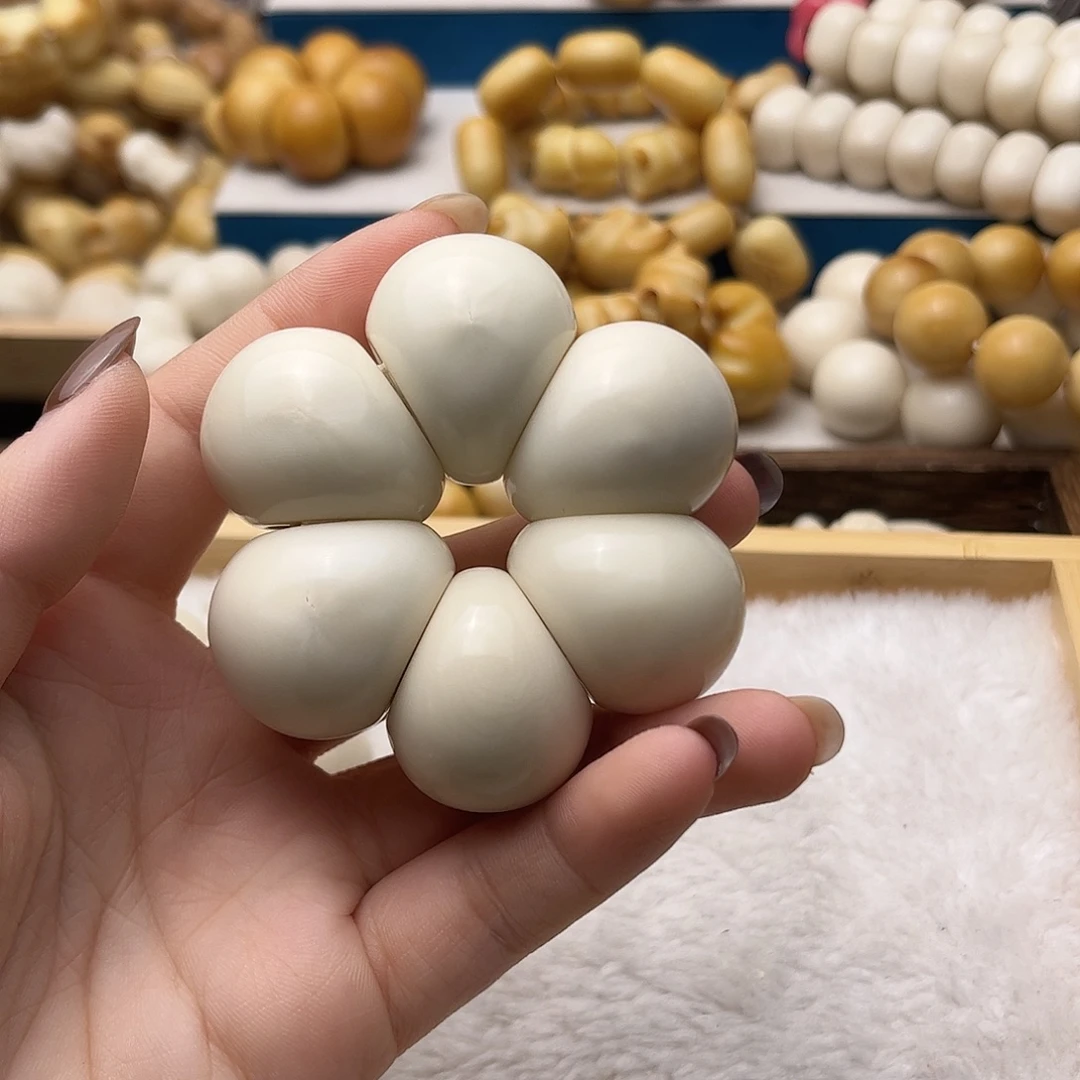 吊坠菩提根/象牙果