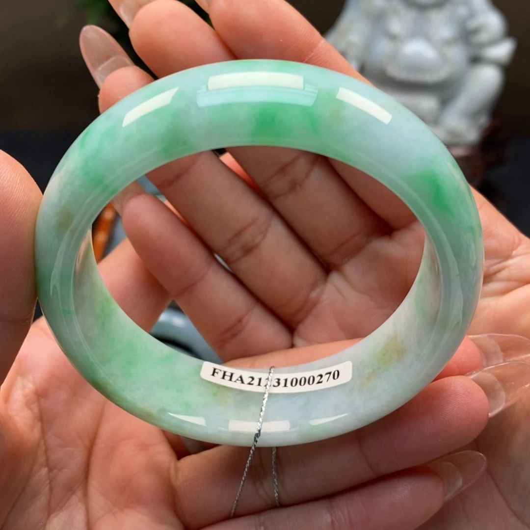 翡翠手镯未镶嵌天然
