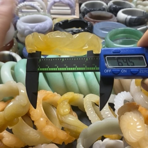 石英质玉手镯未镶嵌?****?