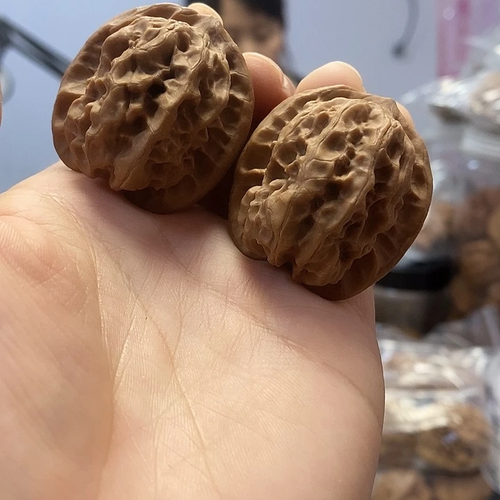 把件文玩核桃36蜡皮磐石小众