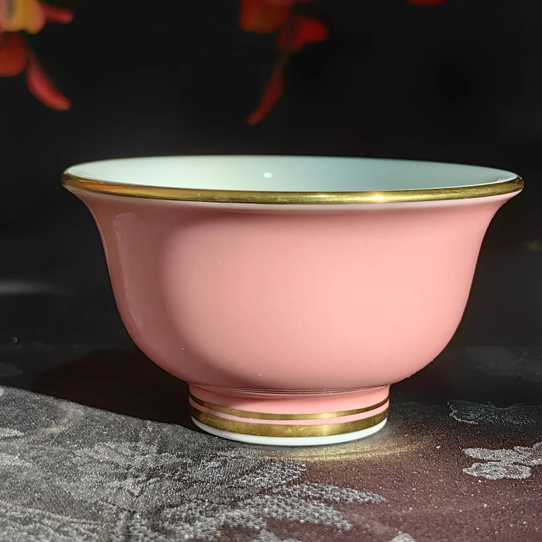 一如山房 长寿桃粉红描金斗彩压手杯 YR008