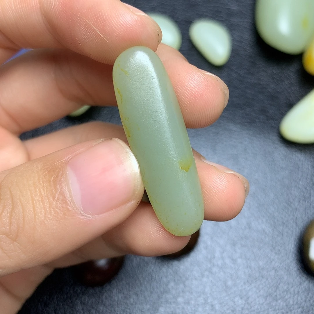 栖***云和田玉（糖玉）未镶嵌挂件