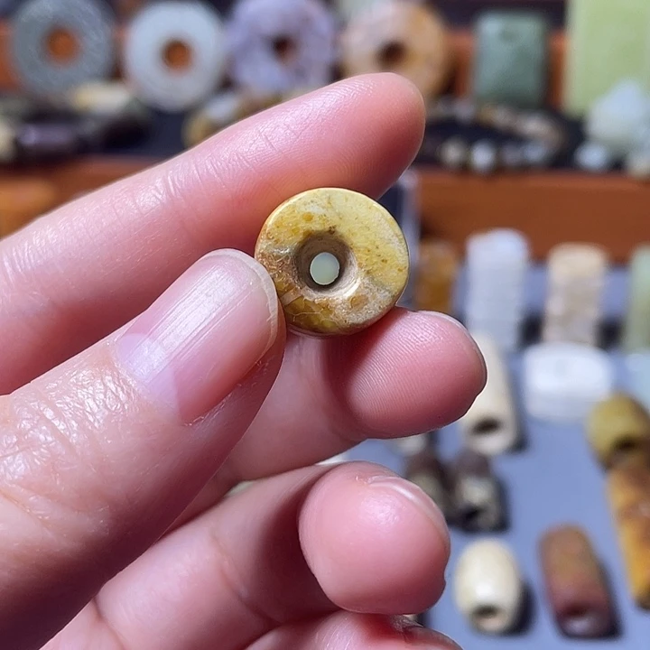 宇***！和田玉未镶嵌颈饰