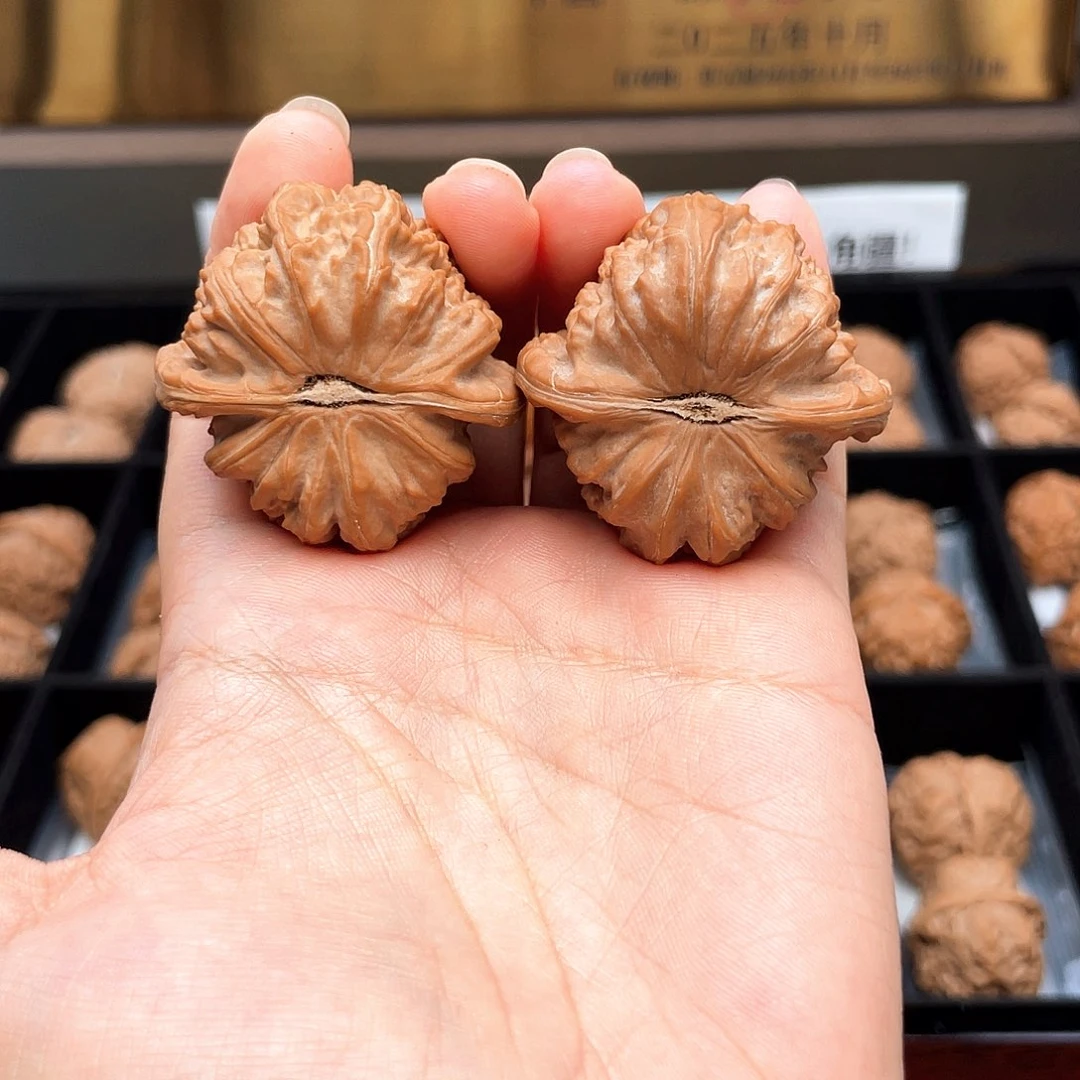 把件文玩核桃海****341超精三角白4103红皮全品