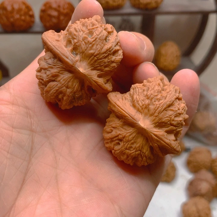 文玩核桃吊坠边37 血麒麟有小黄尖