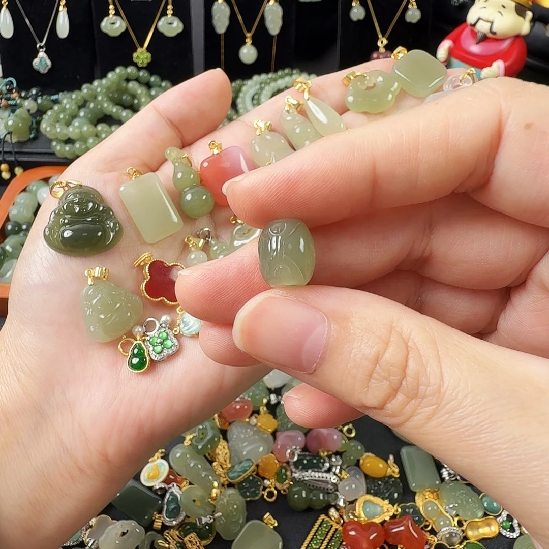 啵****和田玉（糖玉）未镶嵌颈饰