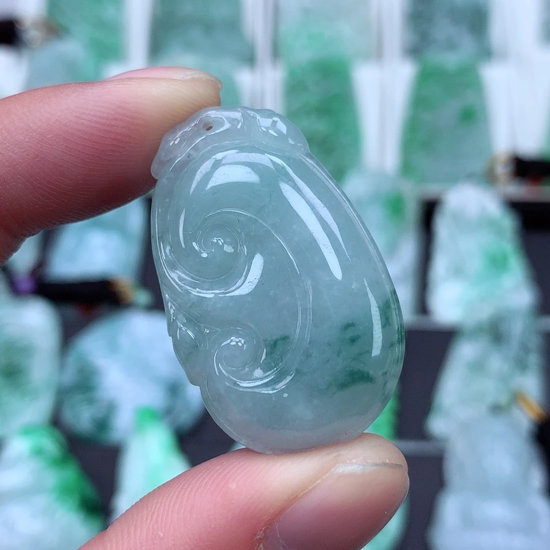 翡翠颈饰未镶嵌翡翠吊坠