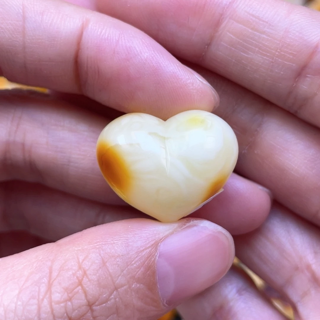 未镶嵌琥珀裸石蜜蜡