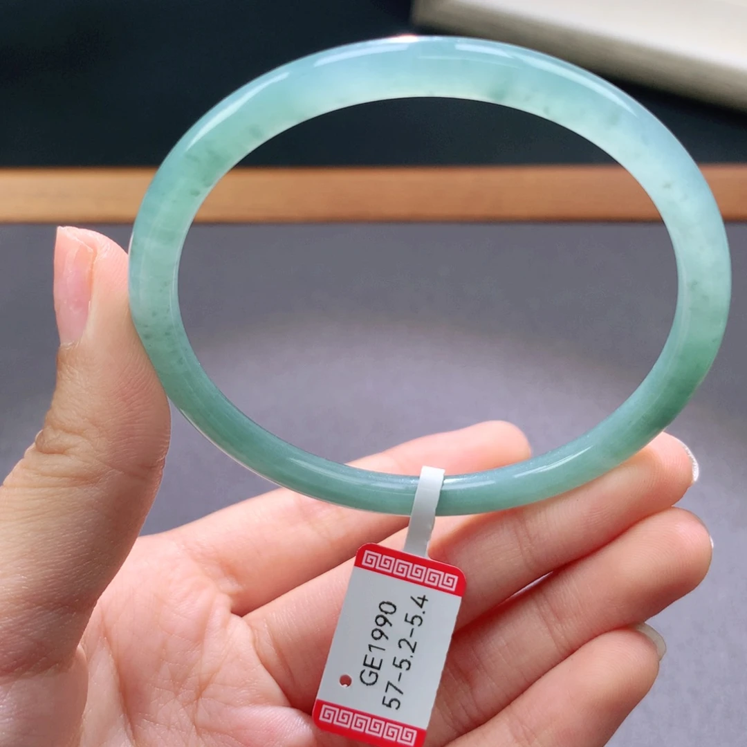 翡翠手镯未镶嵌天然翡翠手镯叮当镯