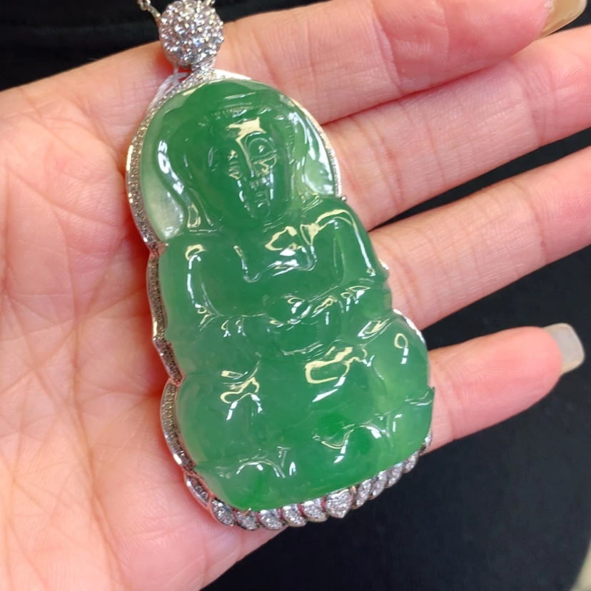 【闪购商品】颈饰18K金镶嵌翡翠观音