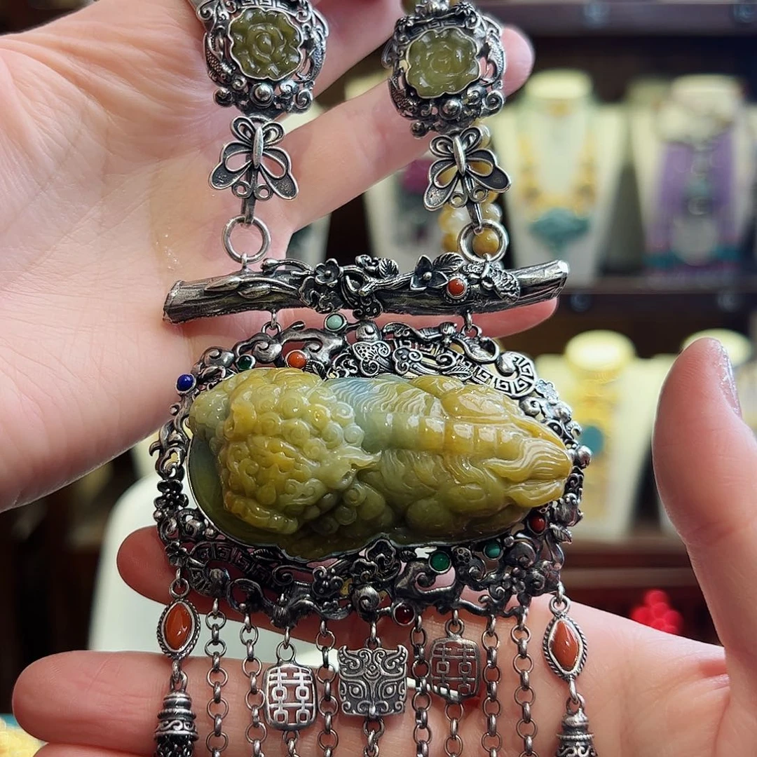 翡翠颈饰未镶嵌古风