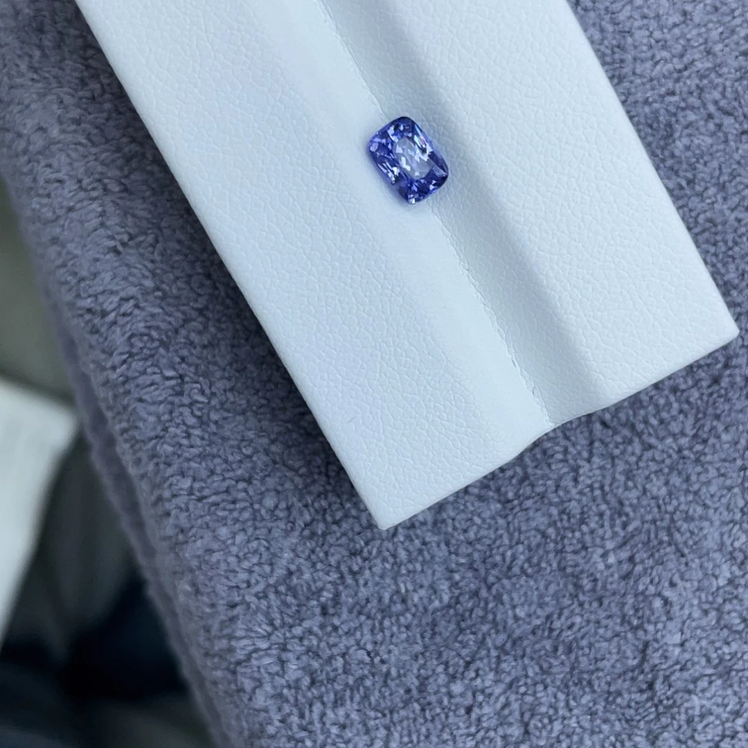 裸石蓝宝石1.09Ct。