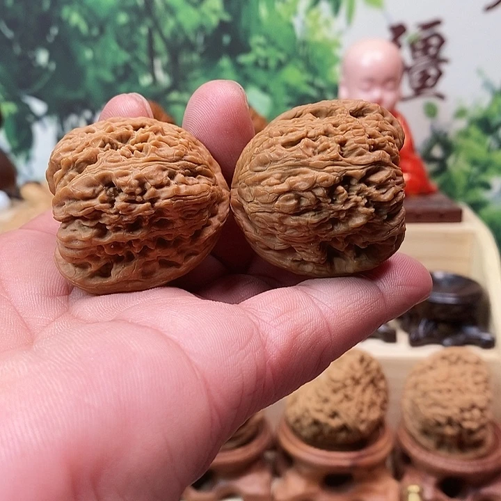 文玩核桃吊坠龙*哥拉丝凹底南疆石